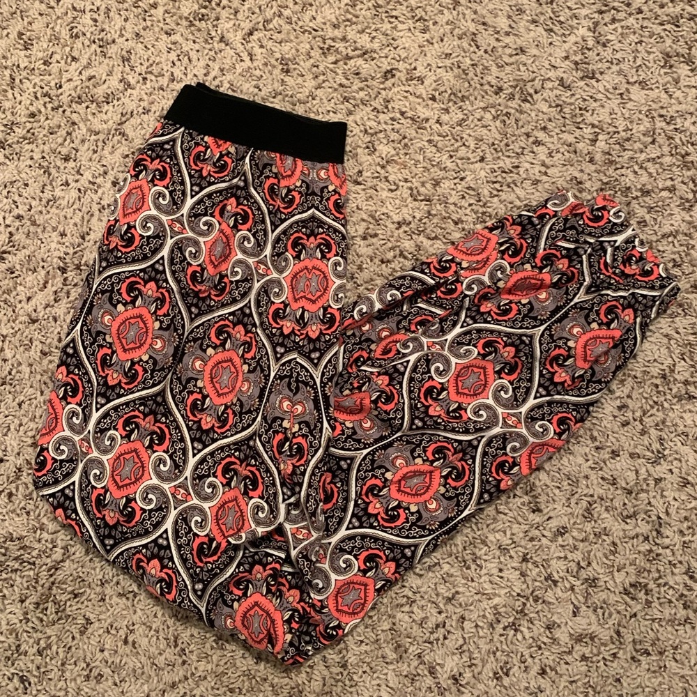 Fun patterned Joe B pants, elastic ankle, lightweight and comfy